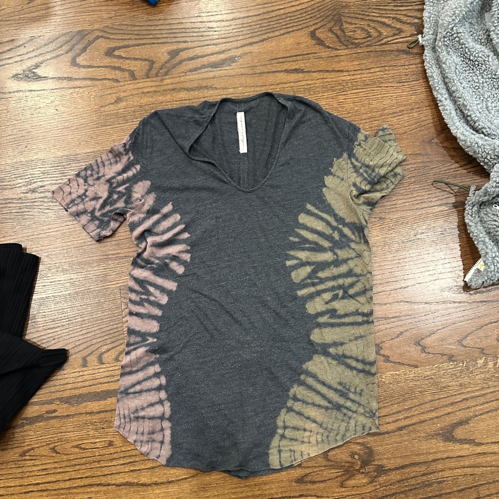 Raquel Allegra Gray and Pink Tie-Dye Short Sleeve Tee